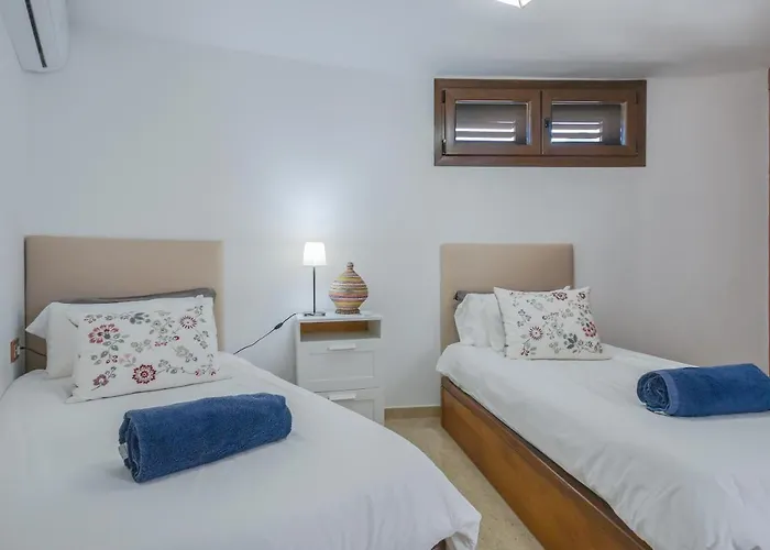 Daniela Villa Famara