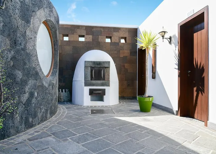 Willa Daniela Famara