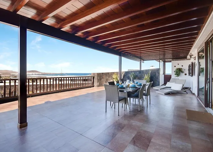 Willa Daniela Famara